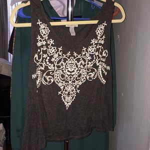 Tank top with pretty white pattern